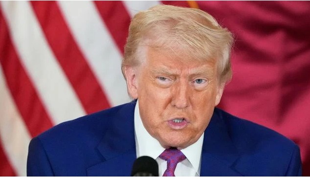 Trump Urges Apple to Avoid Manufacturing in India, Alleges Tariff Deal Offer from New Delhi